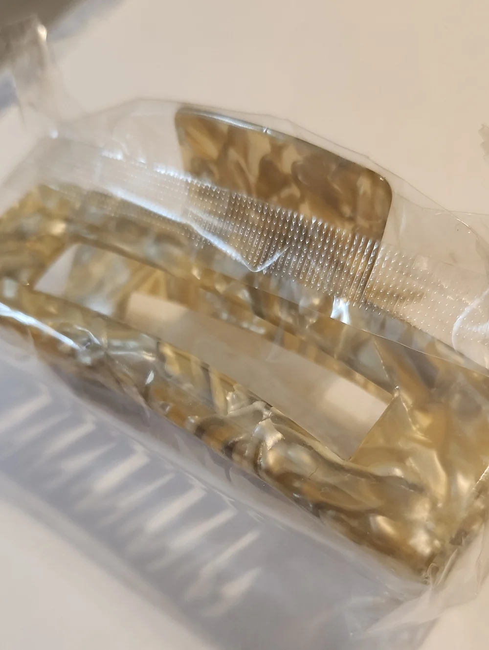 NWOT Acetate Hair Clip 4 inches